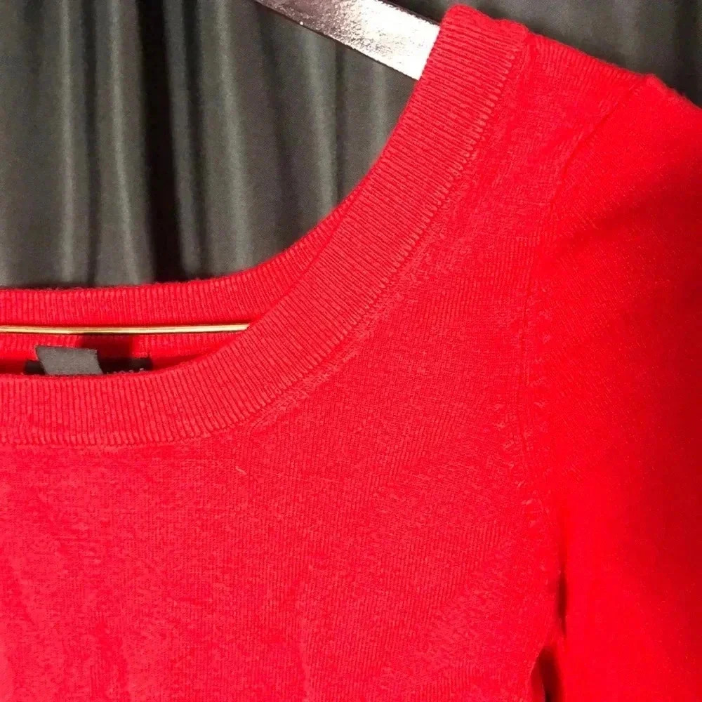H&M Red‎ Sweater Top - Picture 2 of 4